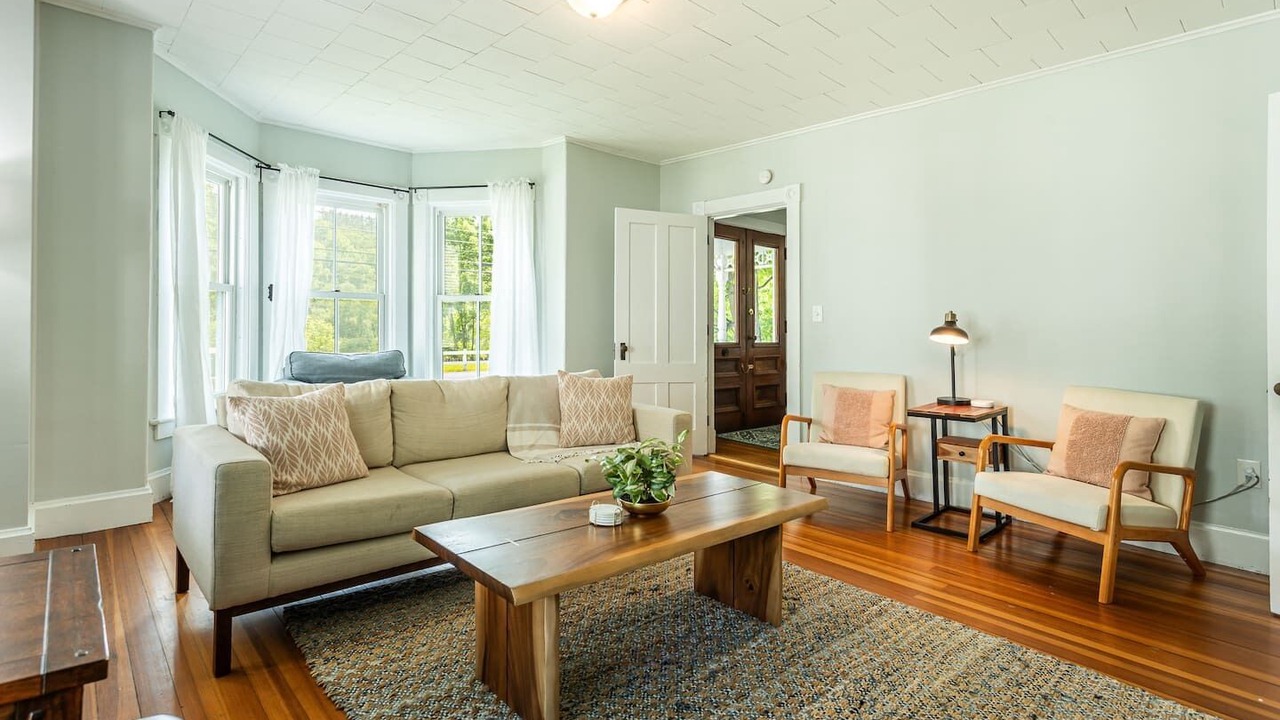 Photo of Livingroom in Bridgewater