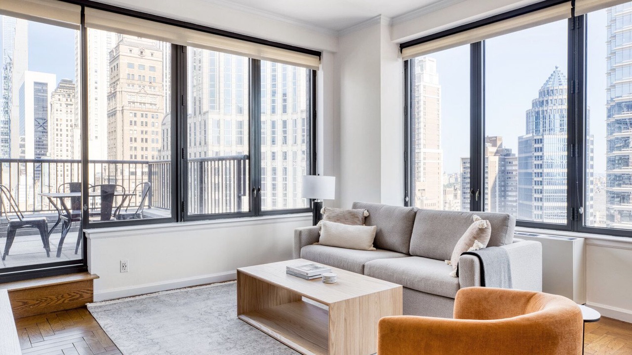 Photo of Livingroom in Sutton Place