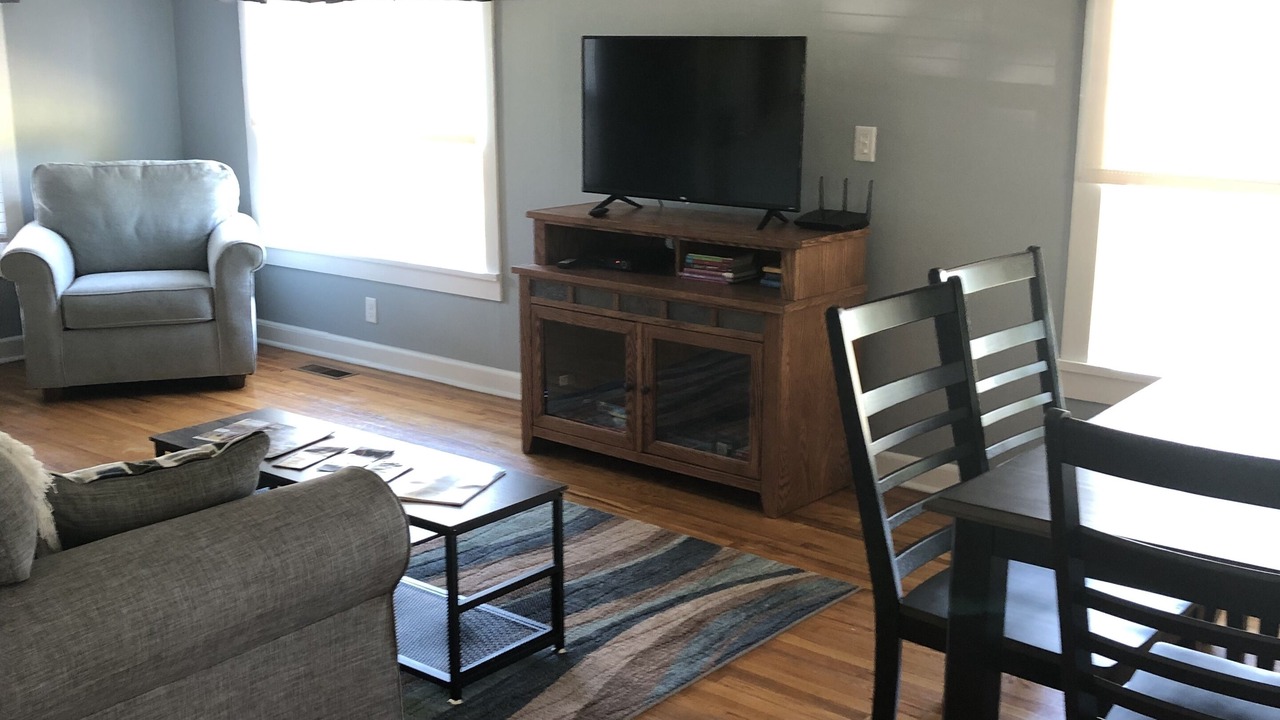 Photo of Livingroom in Town of Reading