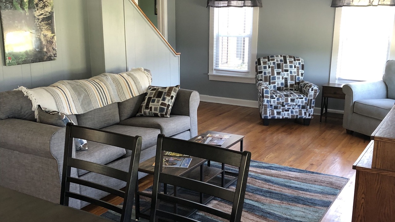 Photo of Livingroom in Town of Reading
