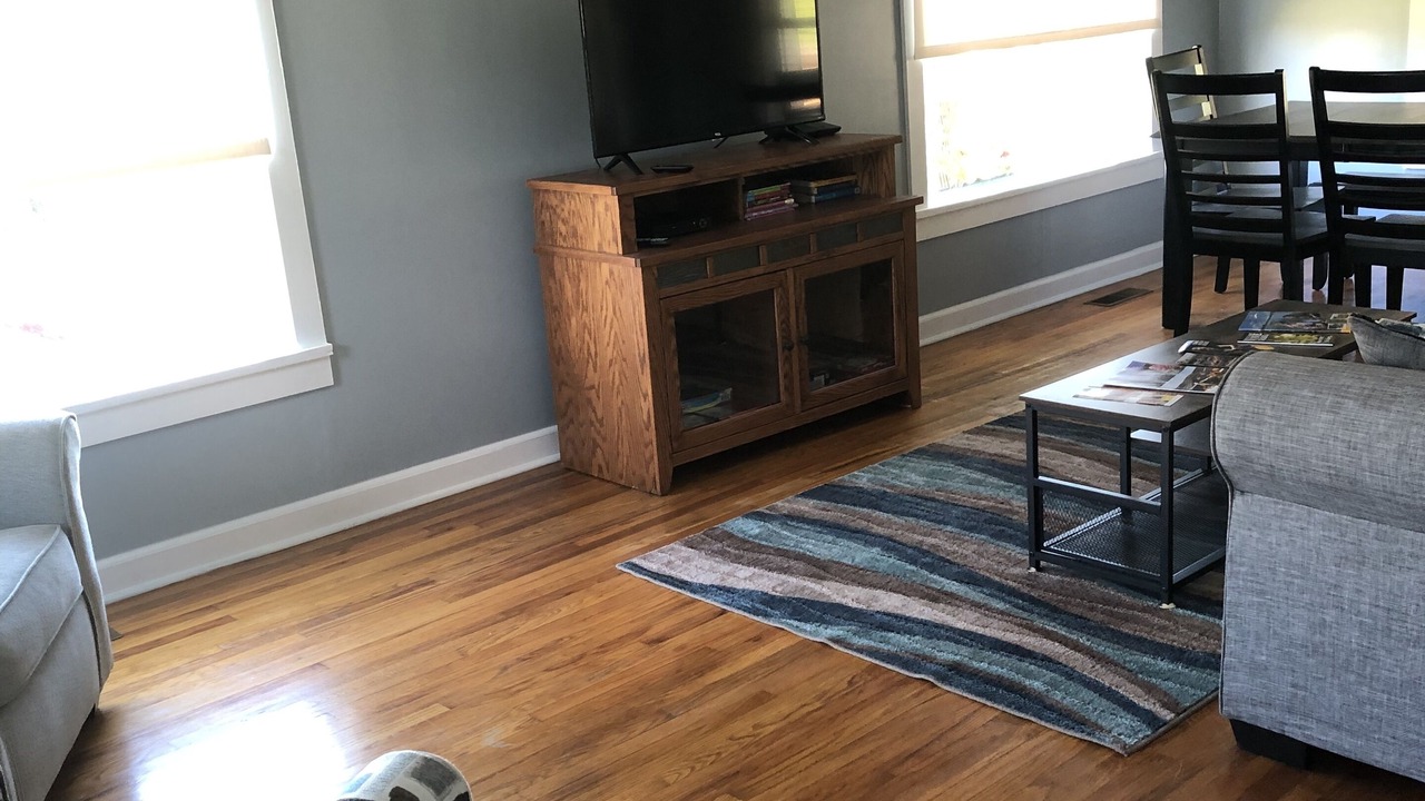 Photo of Livingroom in Town of Reading