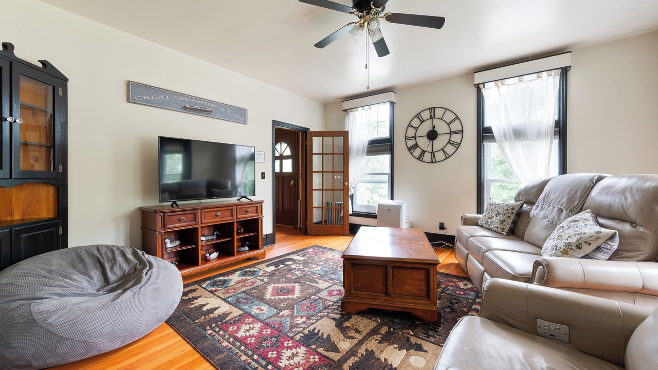 Photo of Livingroom in Northville