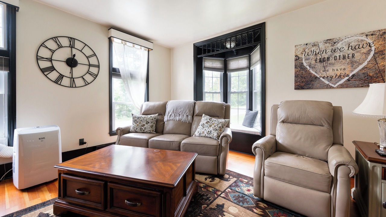 Photo of Livingroom in Northville