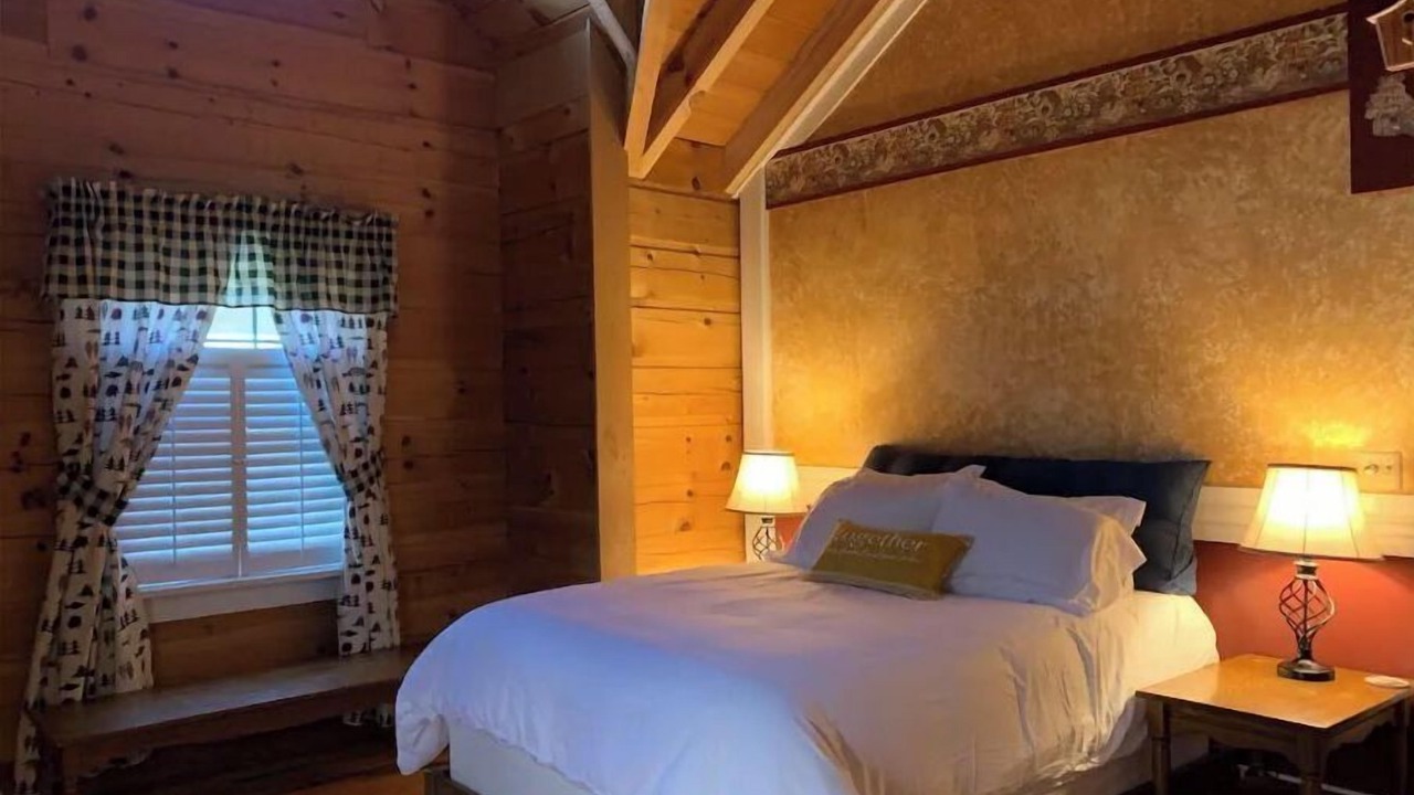 Photo of Bedroom in Timberville