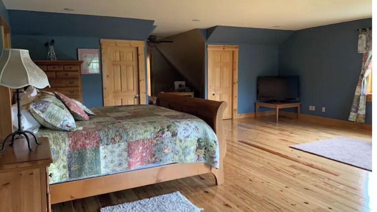 Photo of Bedroom in Timberville