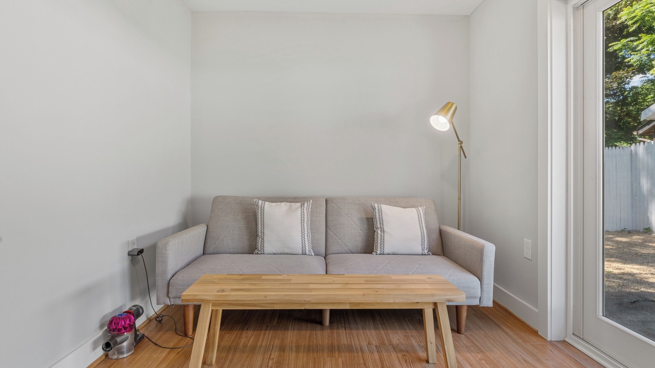 Photo of Livingroom in Rockville