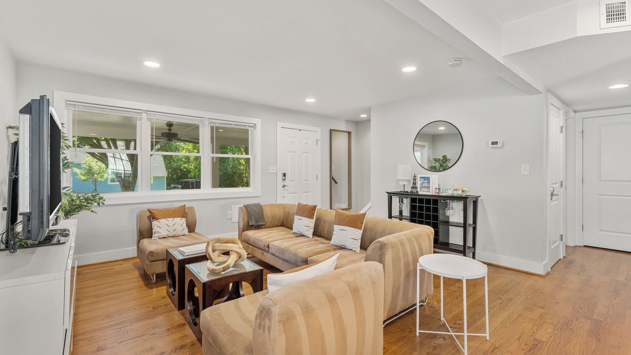 Photo of Livingroom in Rockville