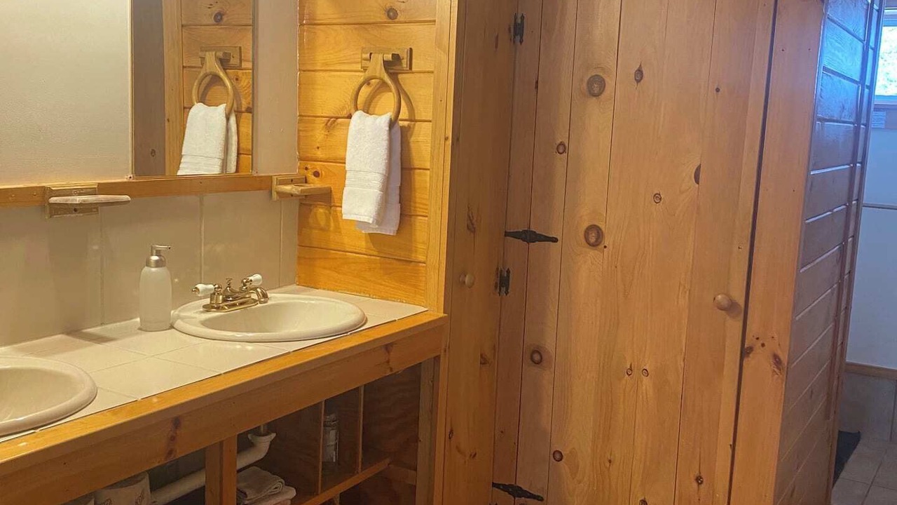Photo of Bathroom in Greensboro Bend