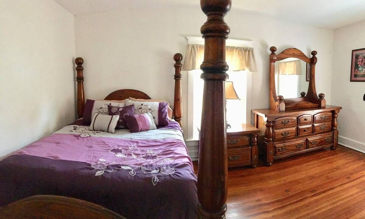 Photo of Bedroom in Oneonta