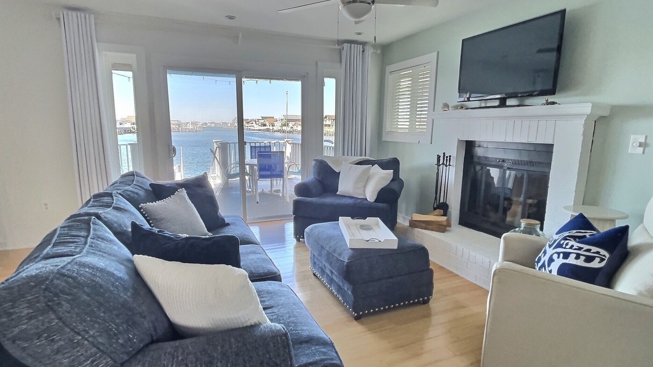 Photo of Livingroom in Caine Woods