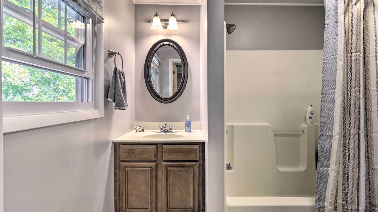 Photo of Bathroom in Ovid