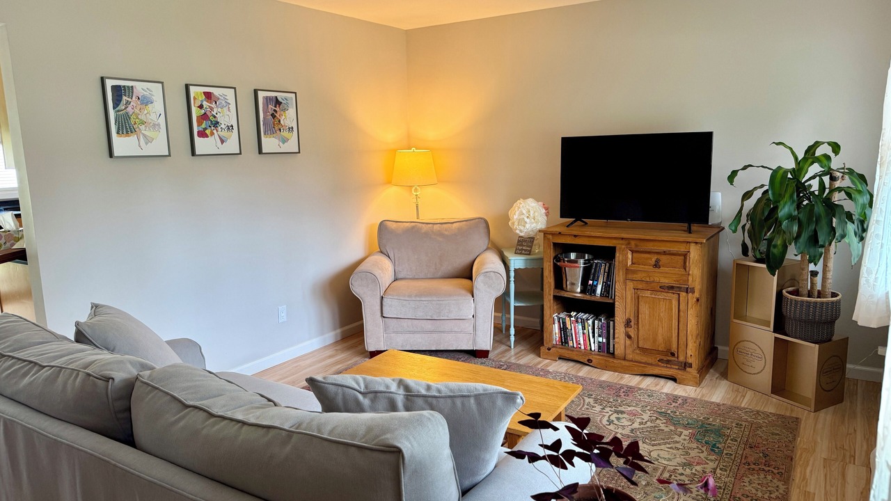 Photo of Livingroom in Hampton Bays