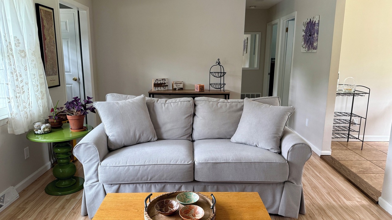 Photo of Livingroom in Hampton Bays