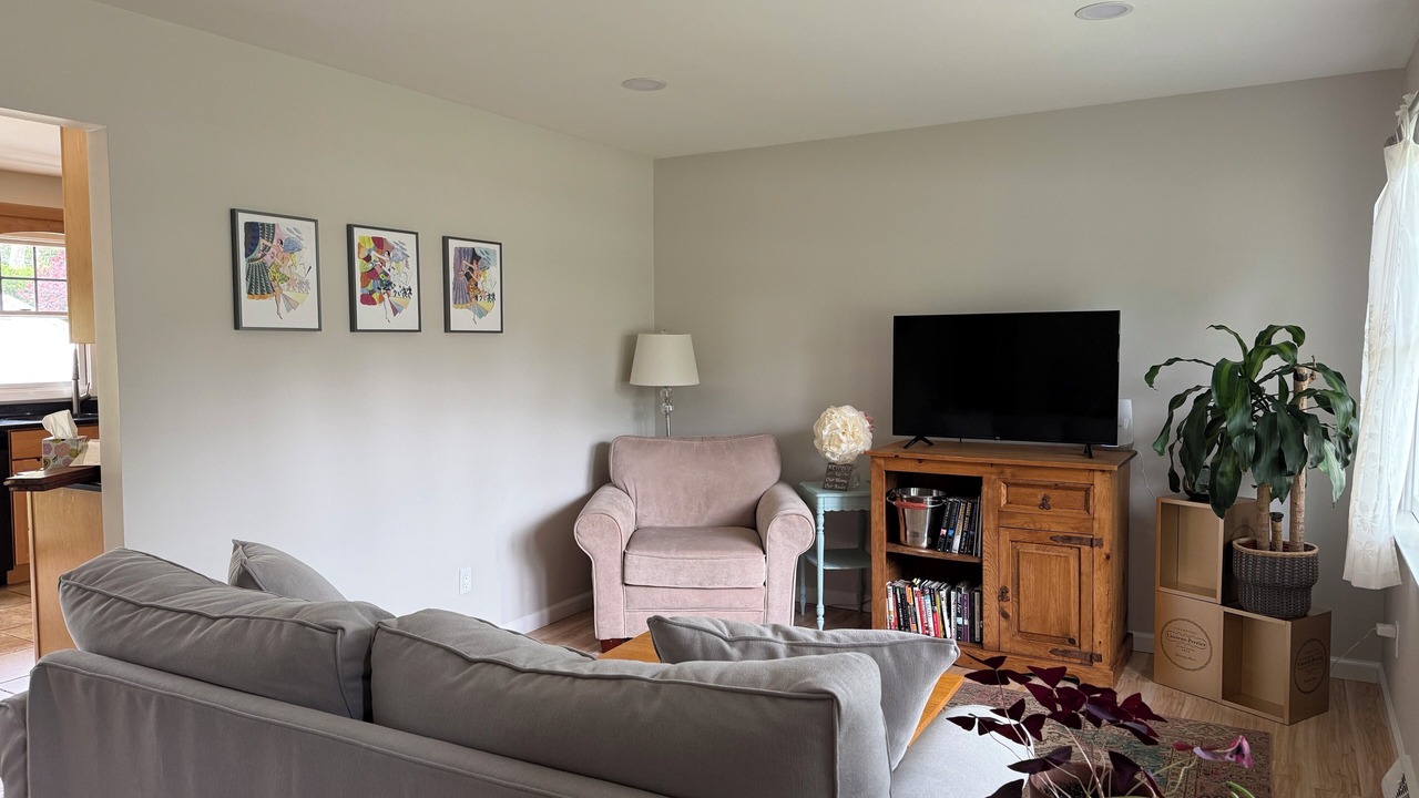 Photo of Livingroom in Hampton Bays
