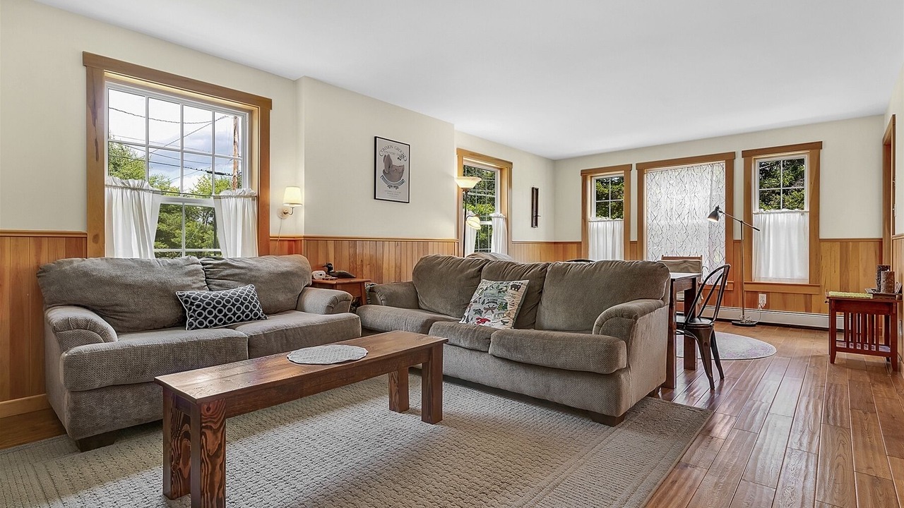 Photo of Livingroom in Bethel