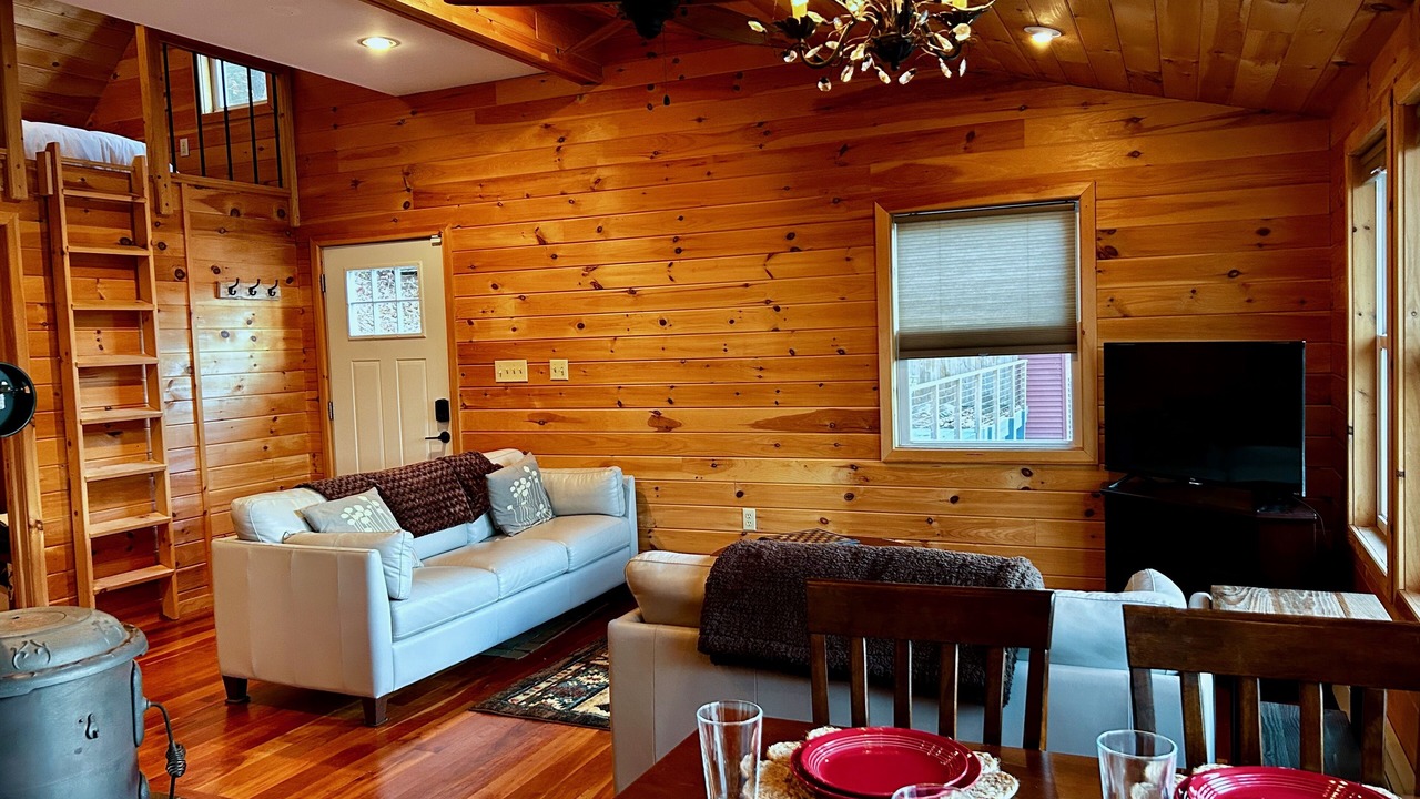 Photo of Livingroom in Lake Luzerne-Hadley