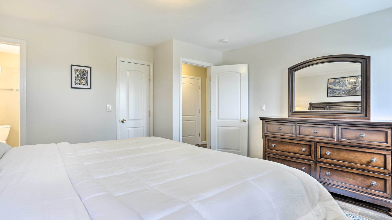 Photo of Bedroom in Glen Cove