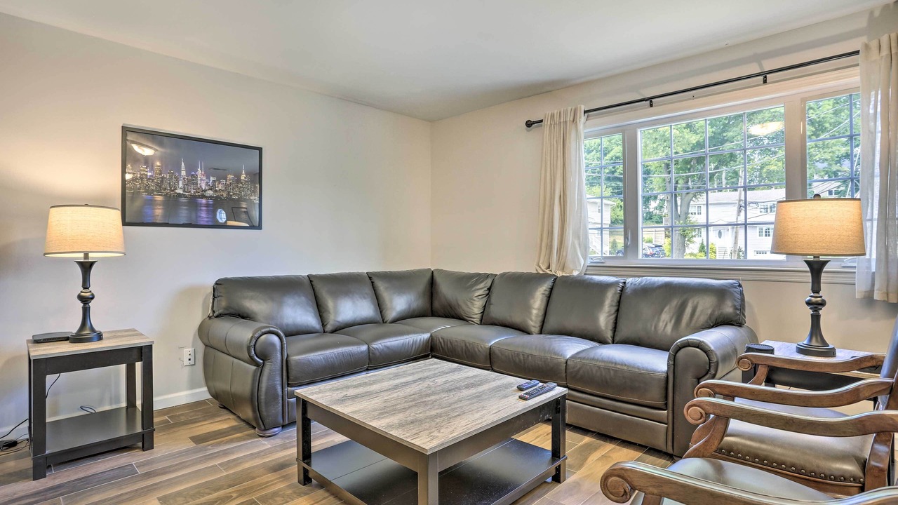 Photo of Bedroom in Glen Cove