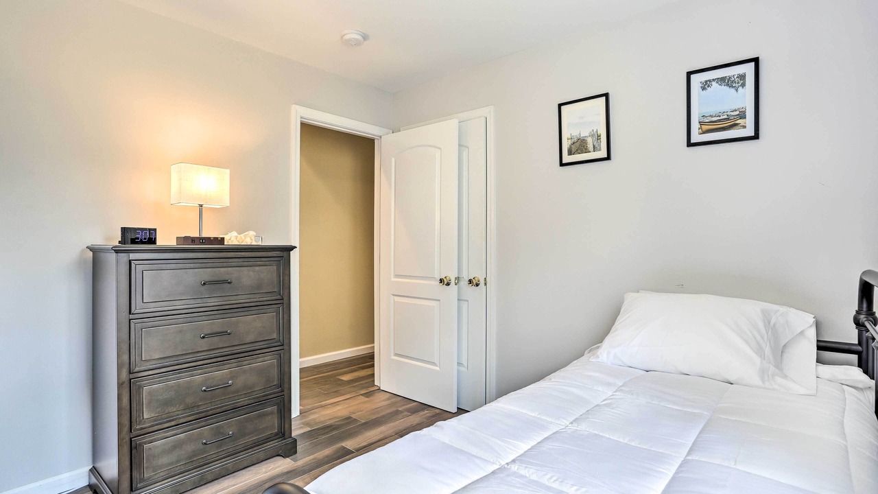 Photo of Bedroom in Glen Cove