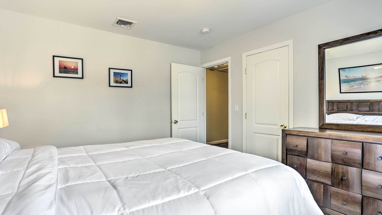 Photo of Bedroom in Glen Cove