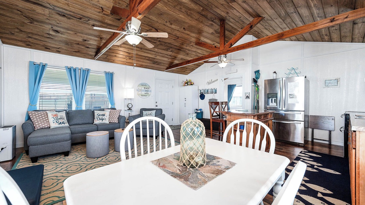Photo of Livingroom in Cedar Lane