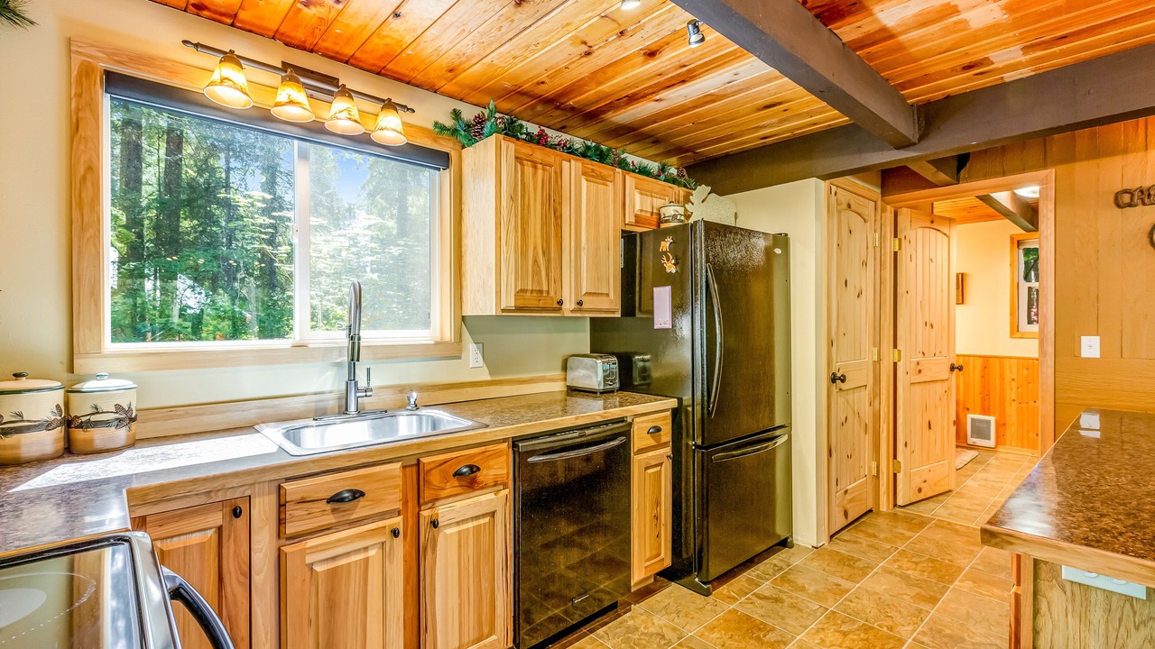 Photo of Kitchen in Roslyn Ridge