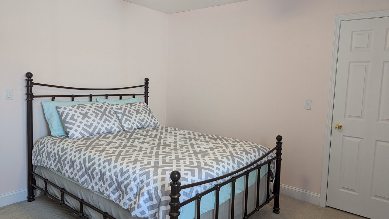 Photo of Bedroom in Rowland