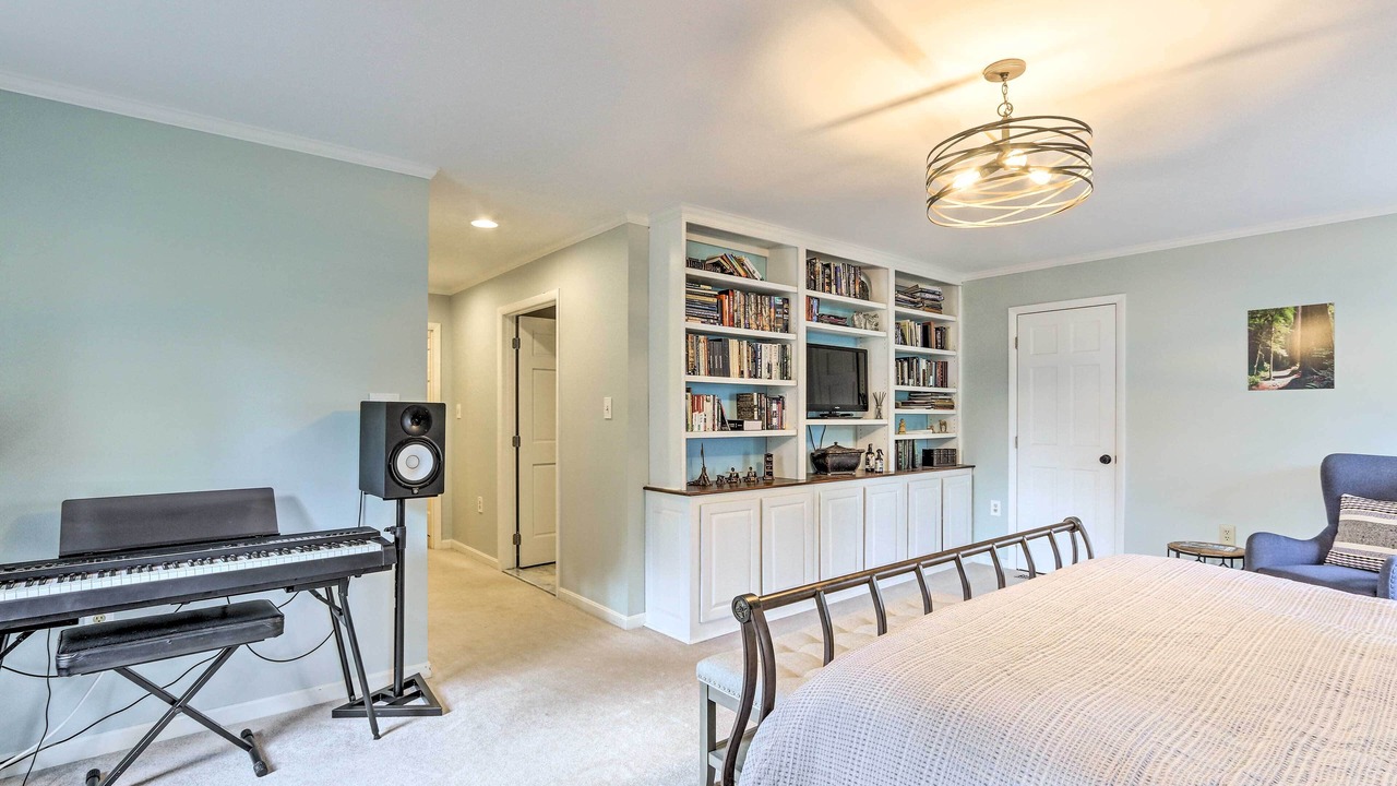Photo of Bedroom in Charles Town