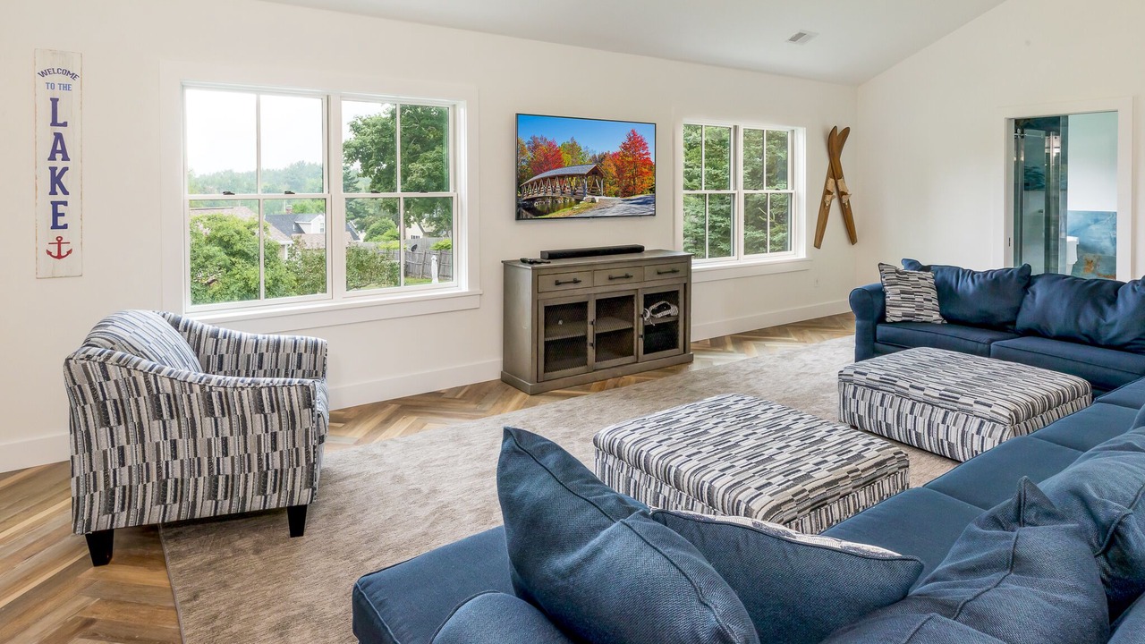 Photo of Livingroom in Wolfeboro