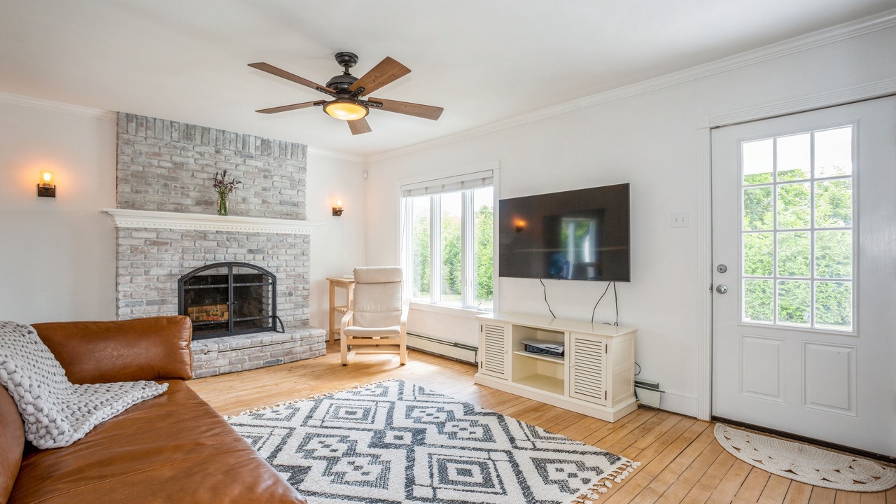 Photo of Livingroom in Speonk