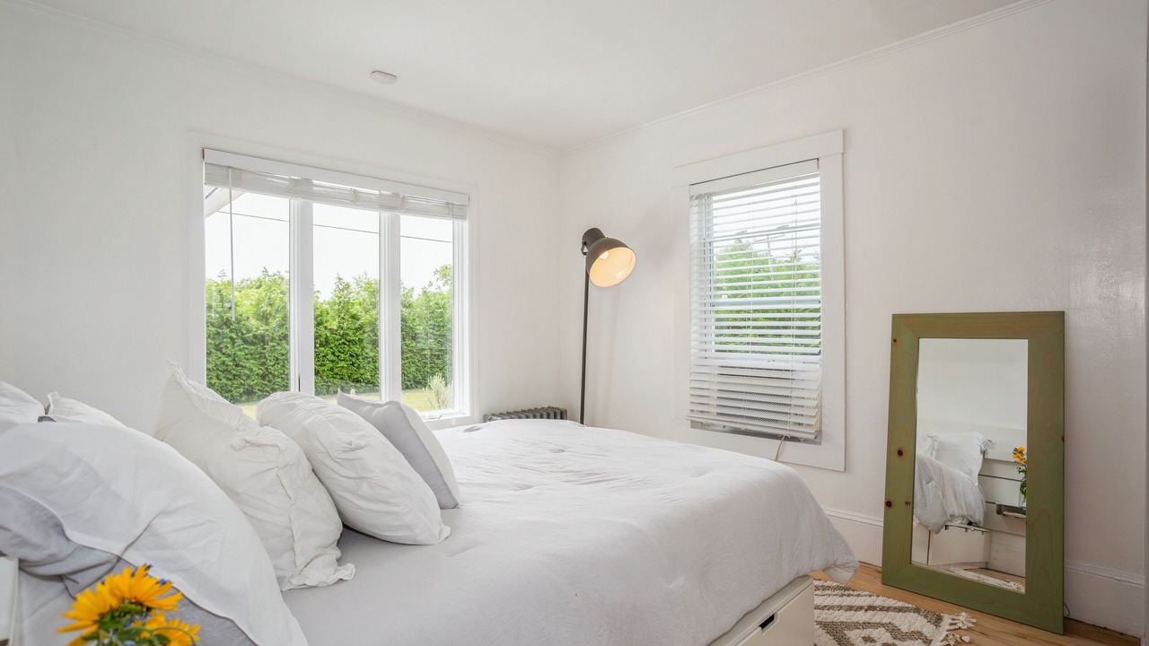Photo of Bedroom in Speonk