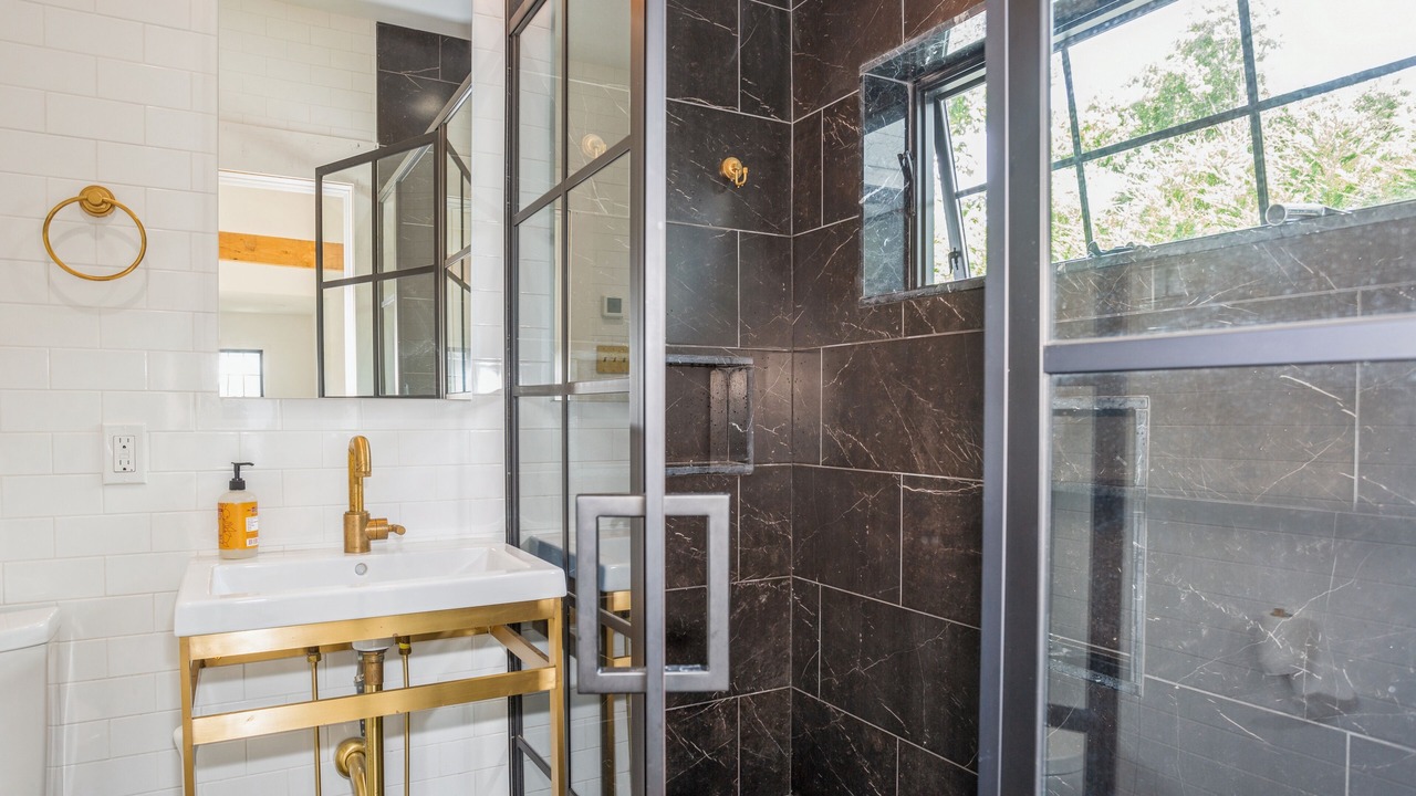 Photo of Bathroom in Speonk