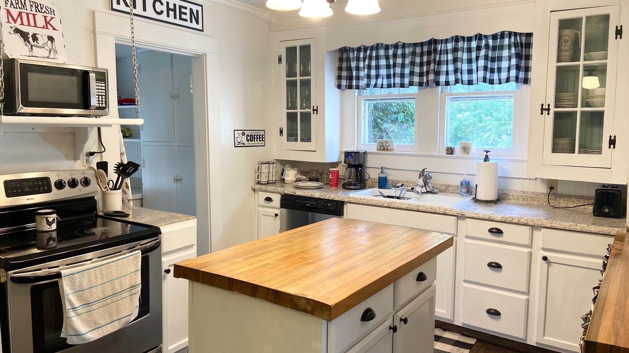 Photo of Kitchen in Greenbush