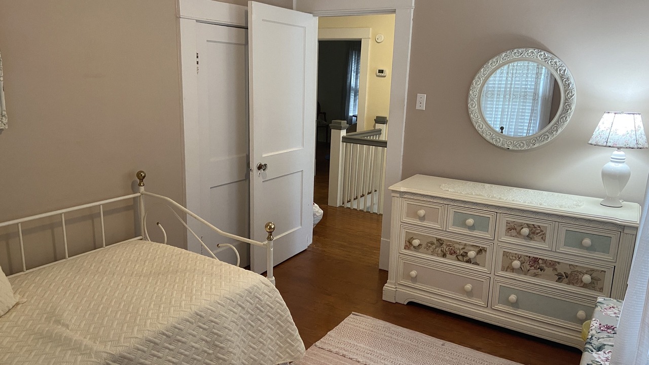 Photo of Bedroom in Greenbush
