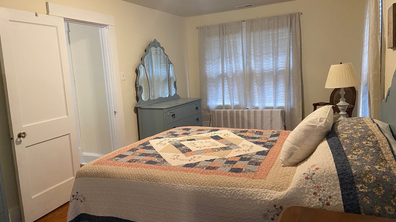 Photo of Bedroom in Greenbush