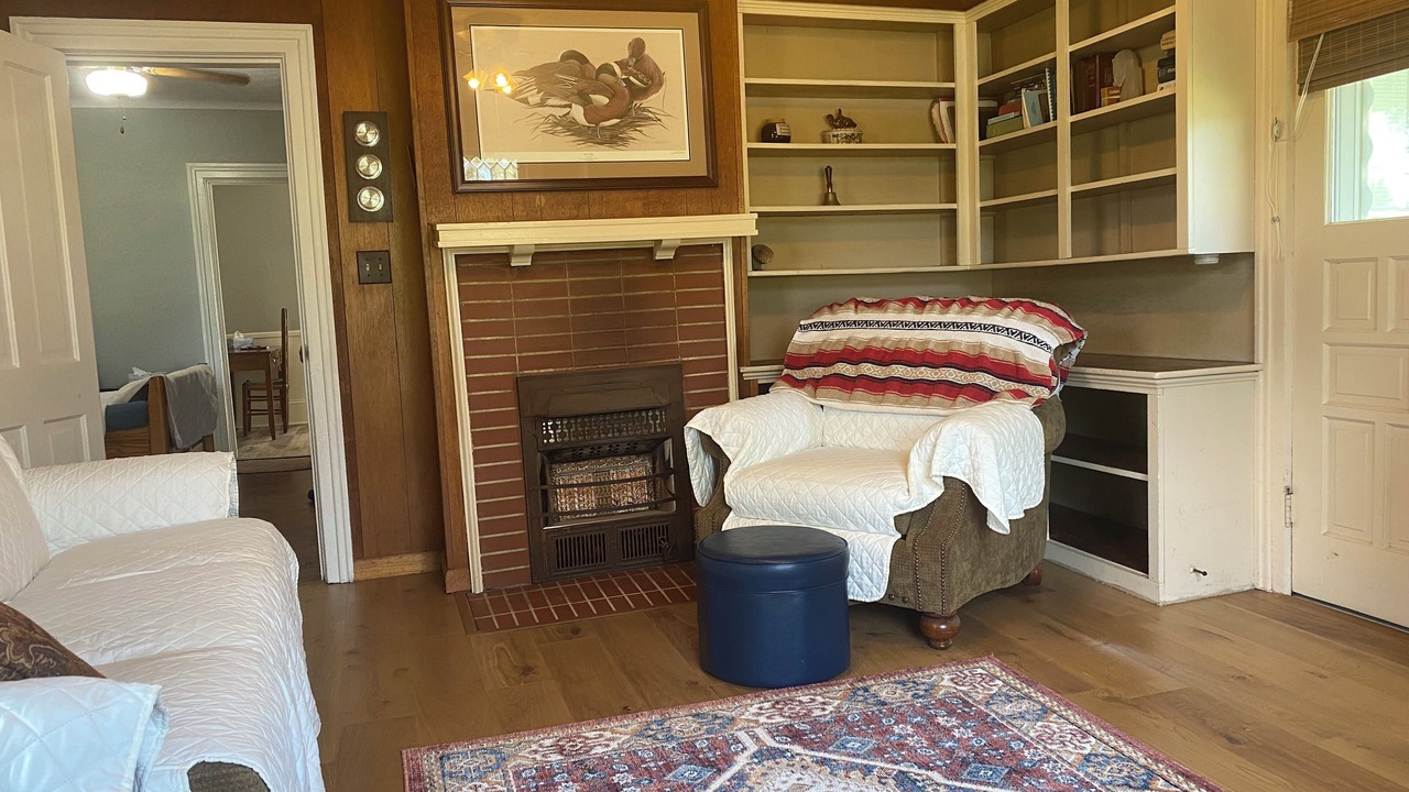 Photo of Livingroom in Ravenswood