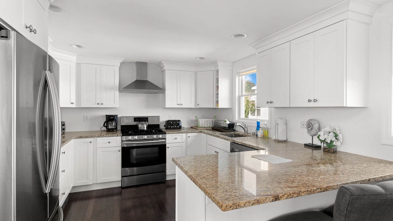 Photo of Kitchen in West Hampton Dunes