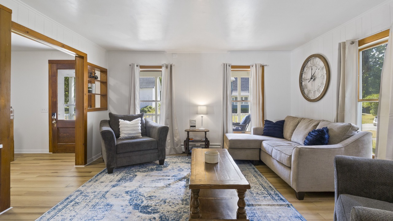 Photo of Livingroom in Palmyra