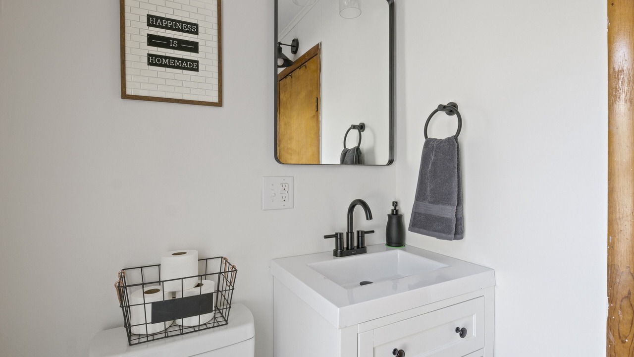 Photo of Bathroom in Palmyra
