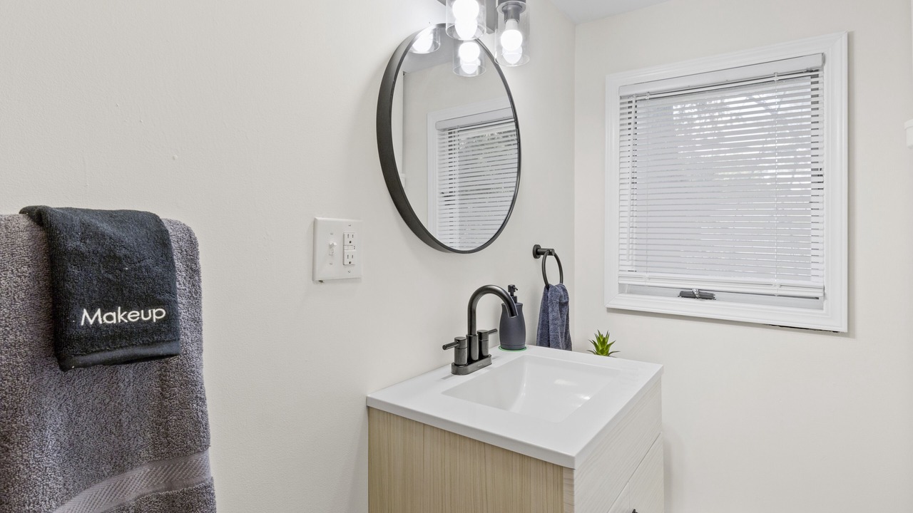 Photo of Bathroom in Palmyra