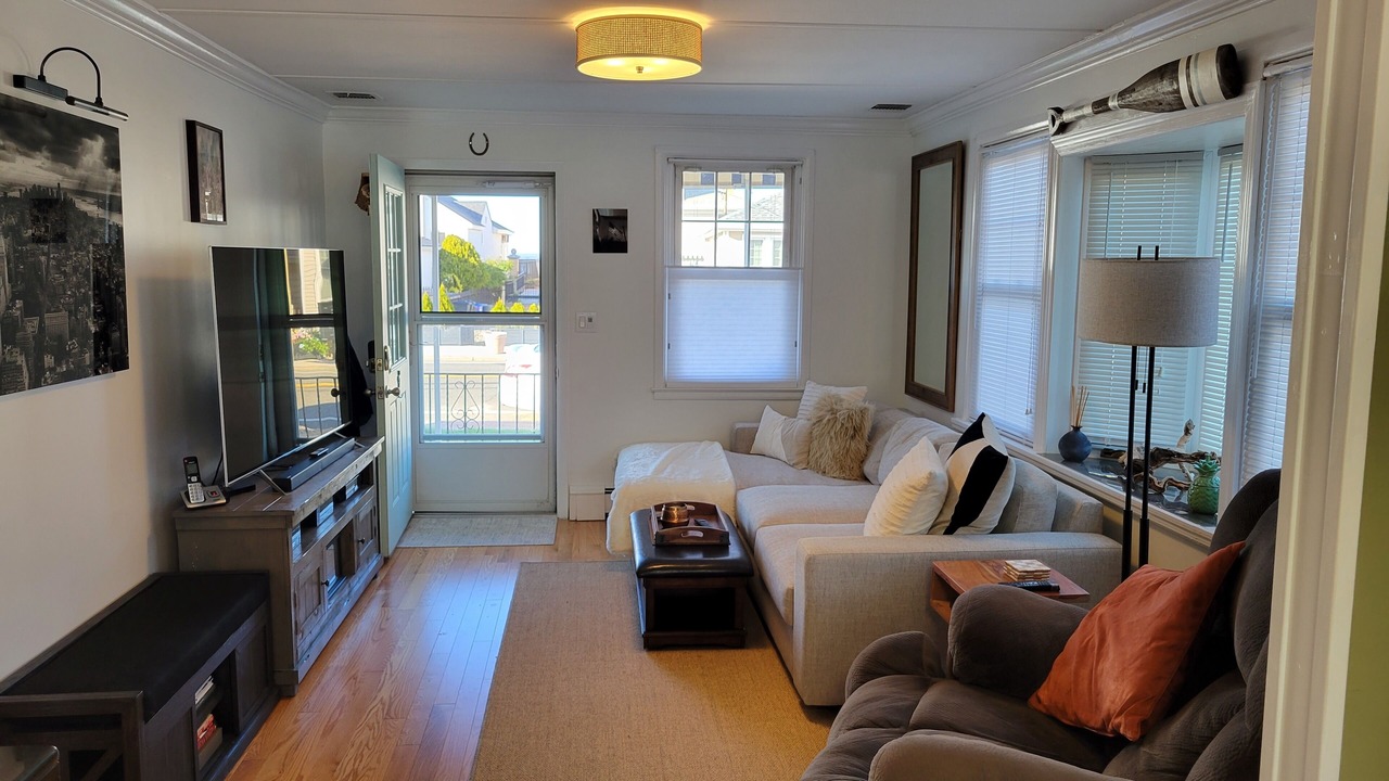 Photo of Livingroom in Bayville