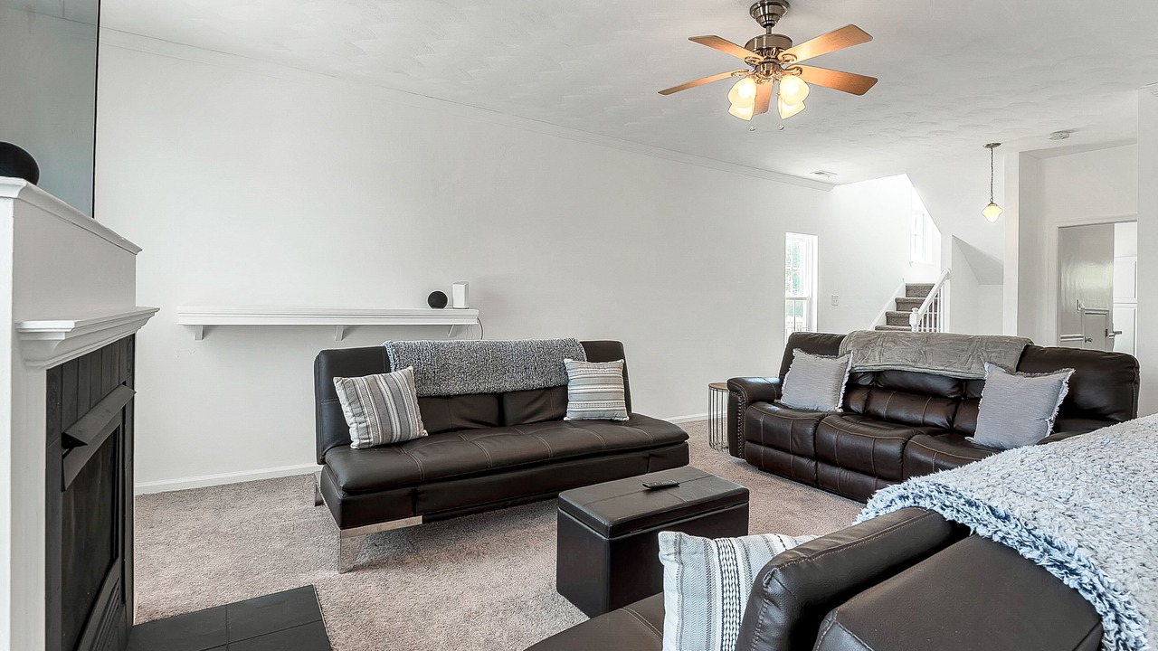 Photo of Livingroom in North Camellia Acres