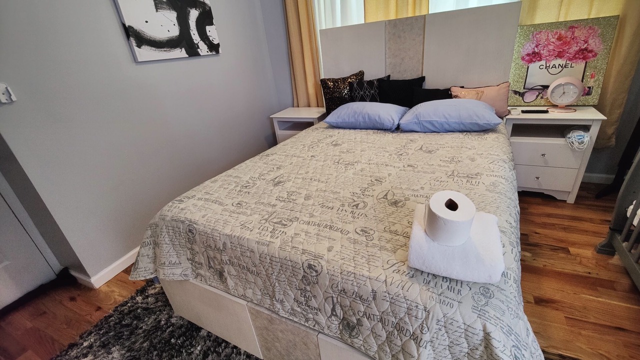 Photo of Bedroom in Clason Point