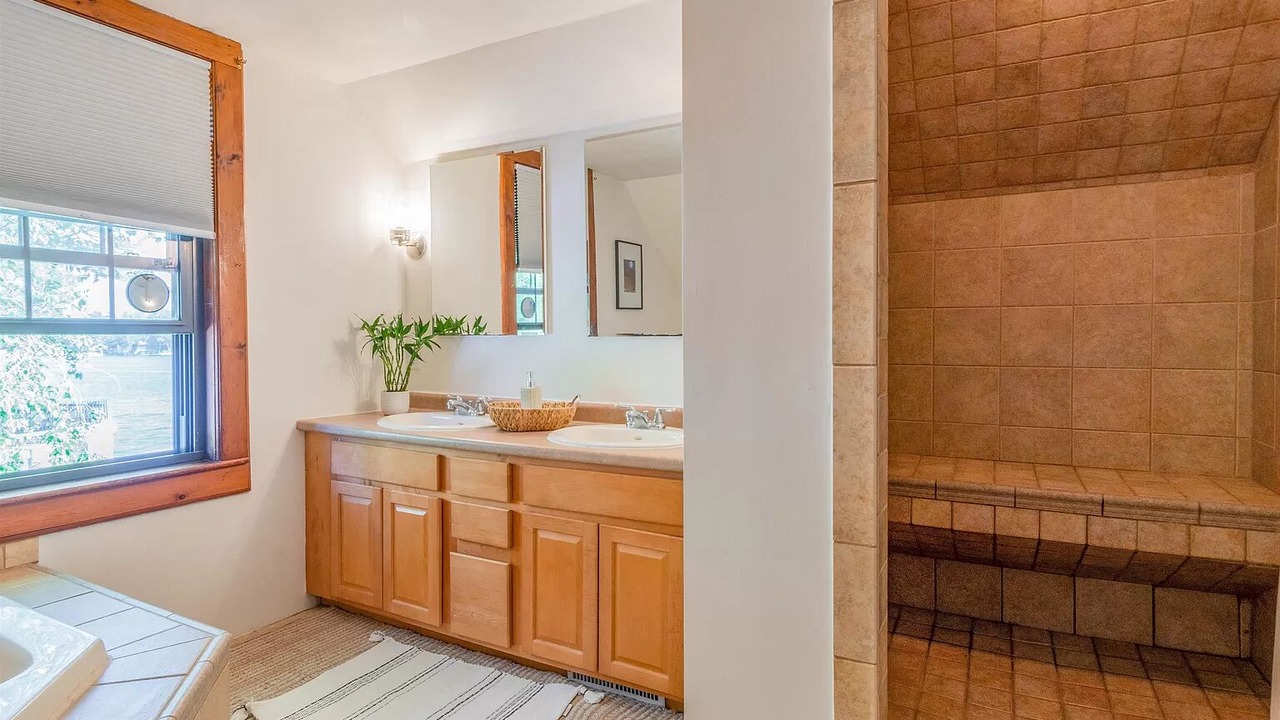 Photo of Bathroom in Sandown