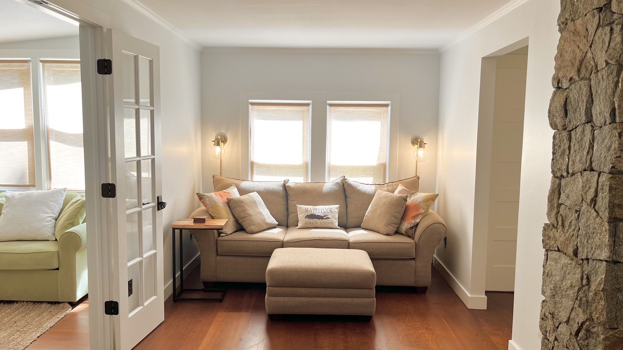 Photo of Livingroom in Mattituck