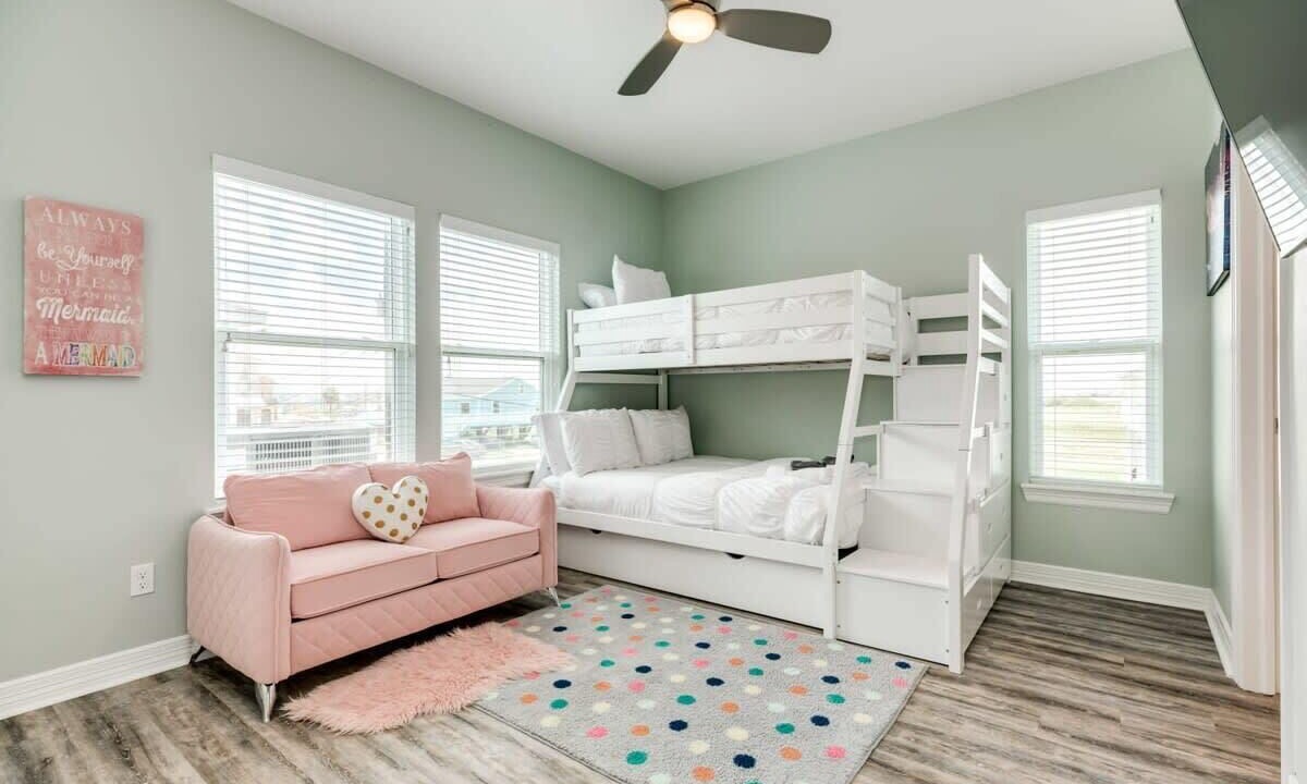 Photo of Bedroom in Surfside Beach