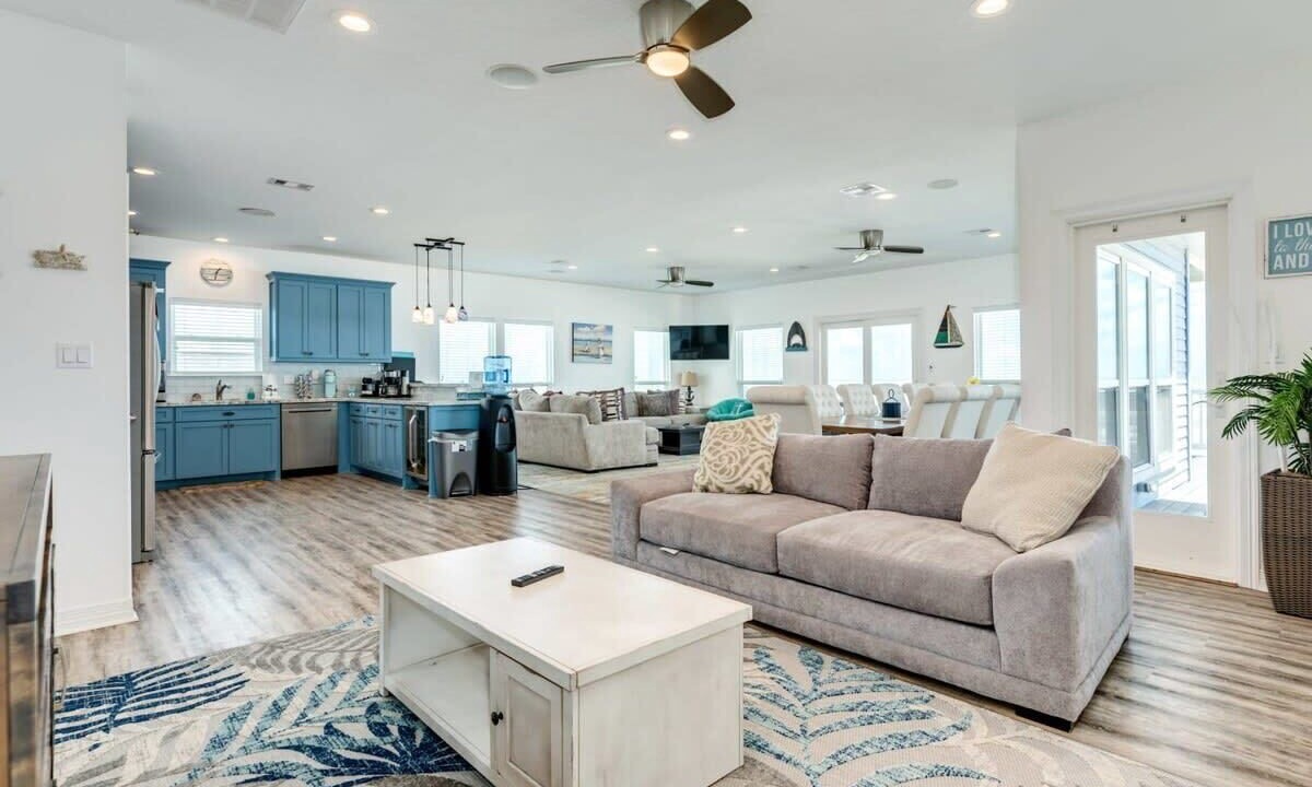 Photo of Livingroom in Surfside Beach