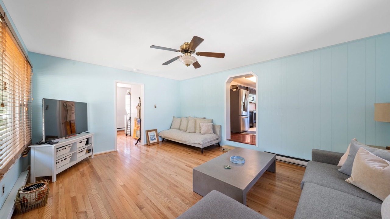 Photo of Livingroom in Mays Landing