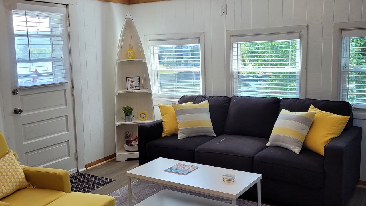 Photo of Livingroom in Homer