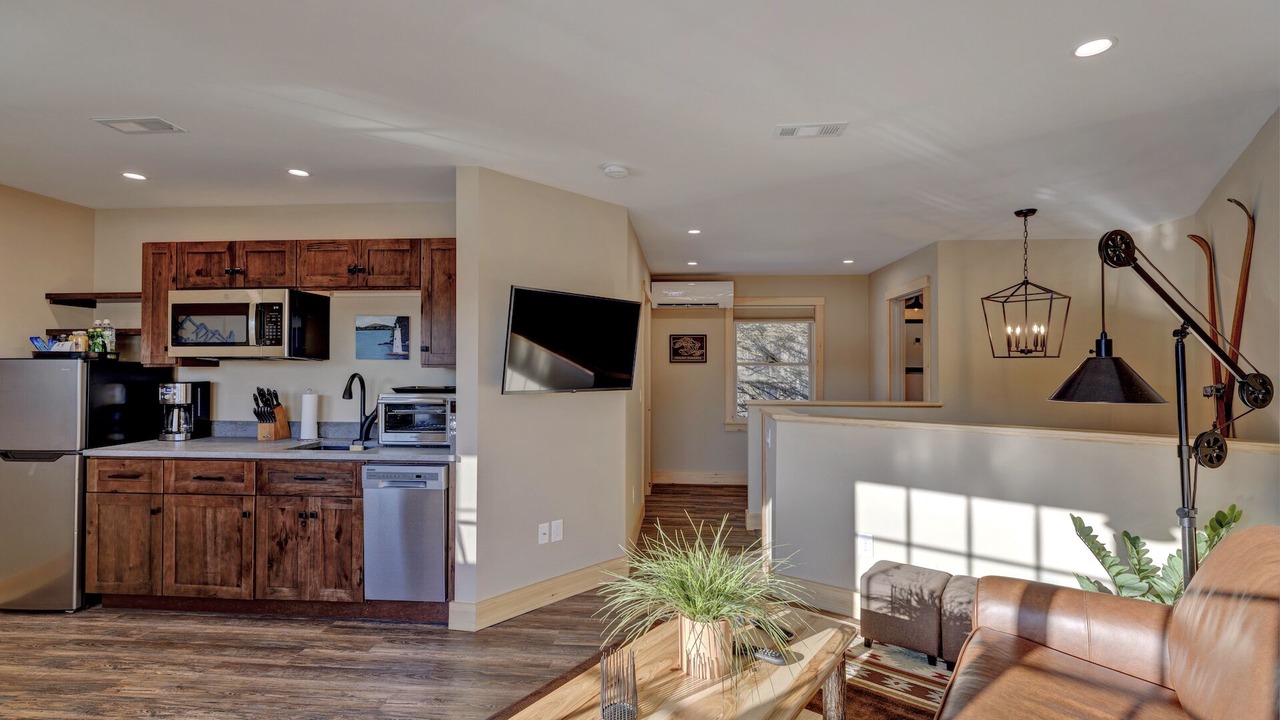 Photo of Livingroom in Sunapee